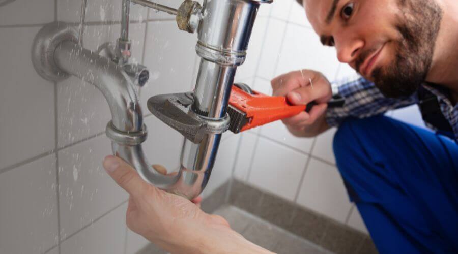 Expert burst pipe repair services in Arab, AL